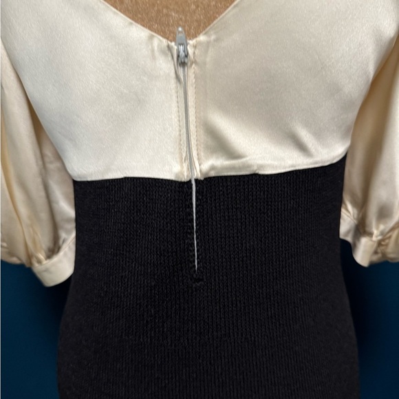 Vintage St John by Marie Grey Elegant Black Knit and Cream Dress Size 6 - Picture 10 of 15